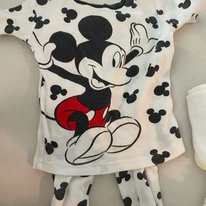 Mickey Jammie’s 2 piece set